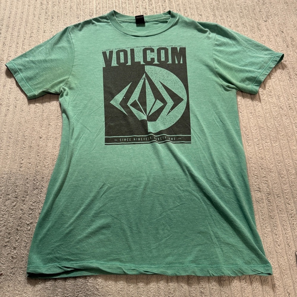 Vintage Volcom Shirt Mens Small Green Short Sleeve Logo Graphic Tee Y2K Hang Tag